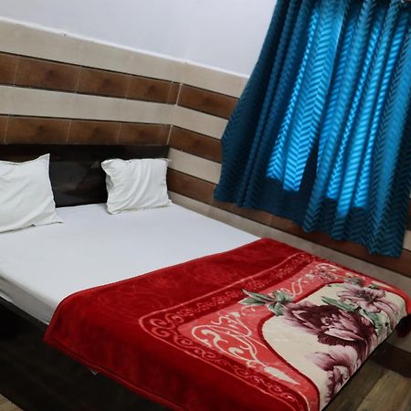 K.D.Dham Near Prem Mandir1 Hotel Vrindāvan Buitenkant foto