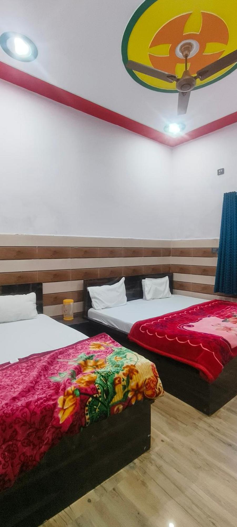 K.D.Dham Near Prem Mandir1 Hotel Vrindāvan Buitenkant foto