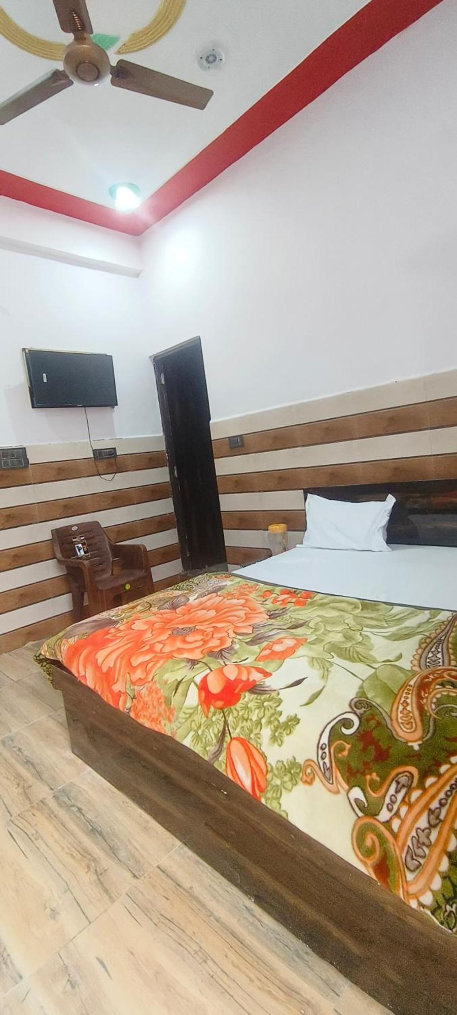 K.D.Dham Near Prem Mandir1 Hotel Vrindāvan Buitenkant foto