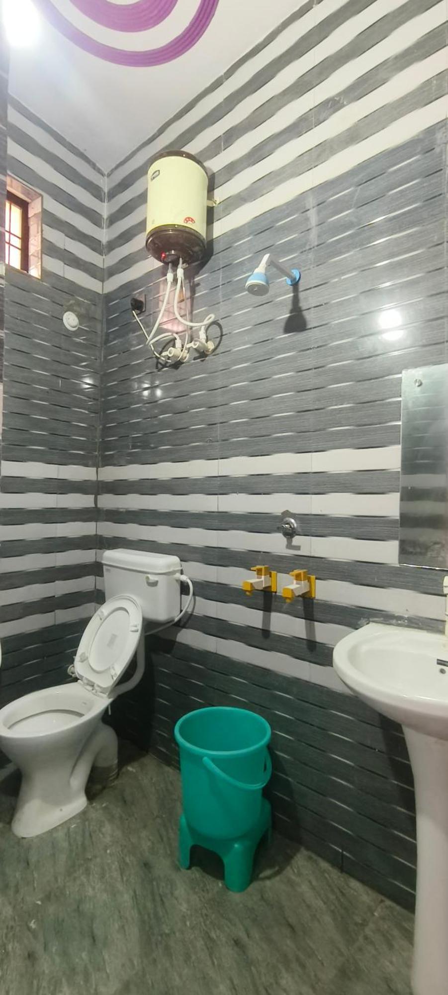 K.D.Dham Near Prem Mandir1 Hotel Vrindāvan Buitenkant foto