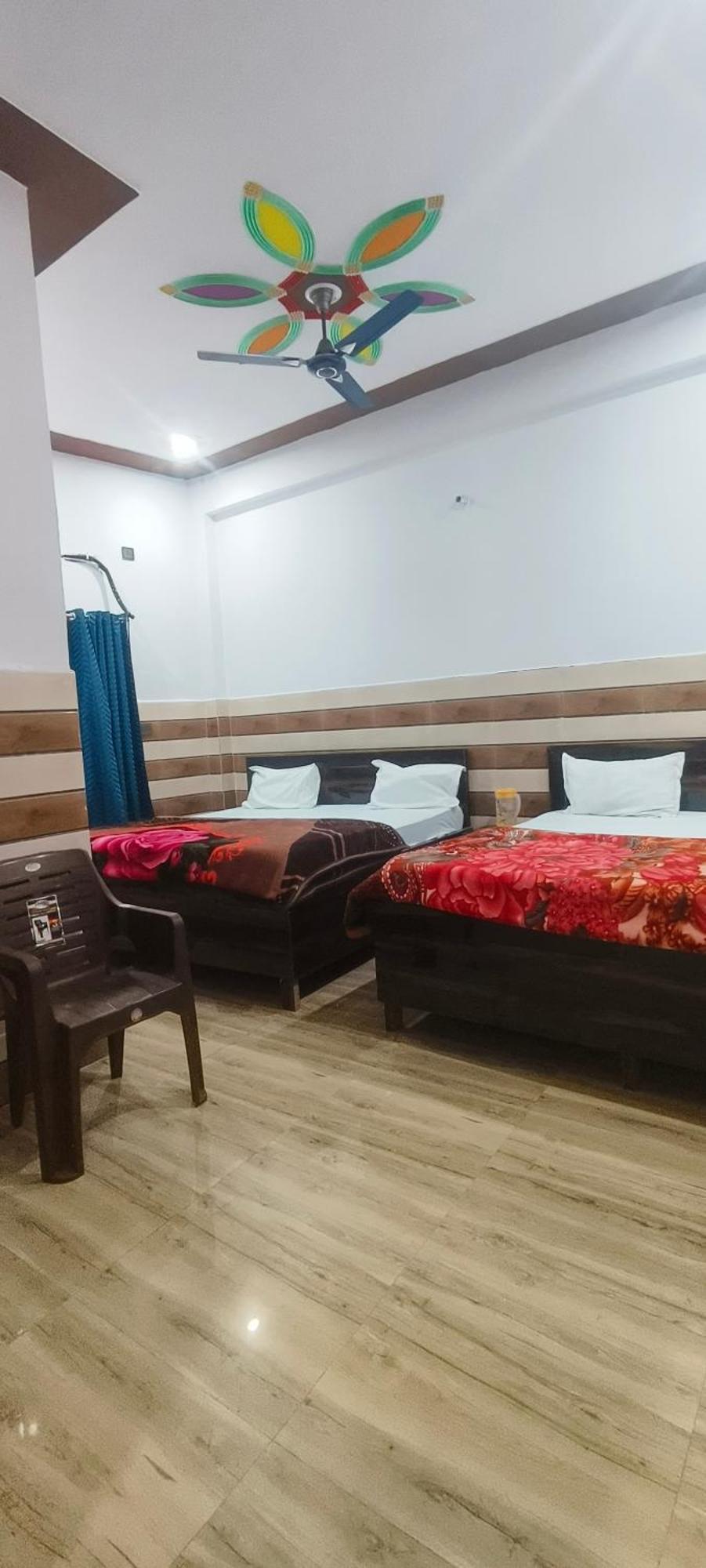 K.D.Dham Near Prem Mandir1 Hotel Vrindāvan Buitenkant foto