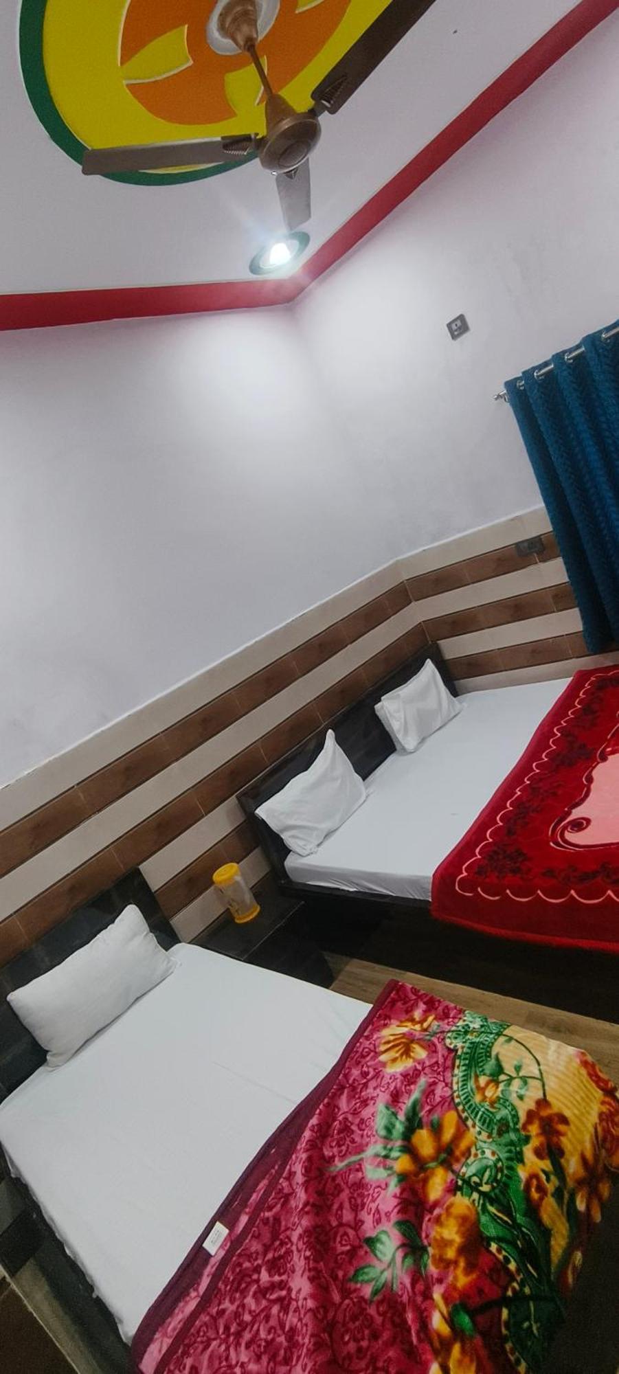 K.D.Dham Near Prem Mandir1 Hotel Vrindāvan Buitenkant foto