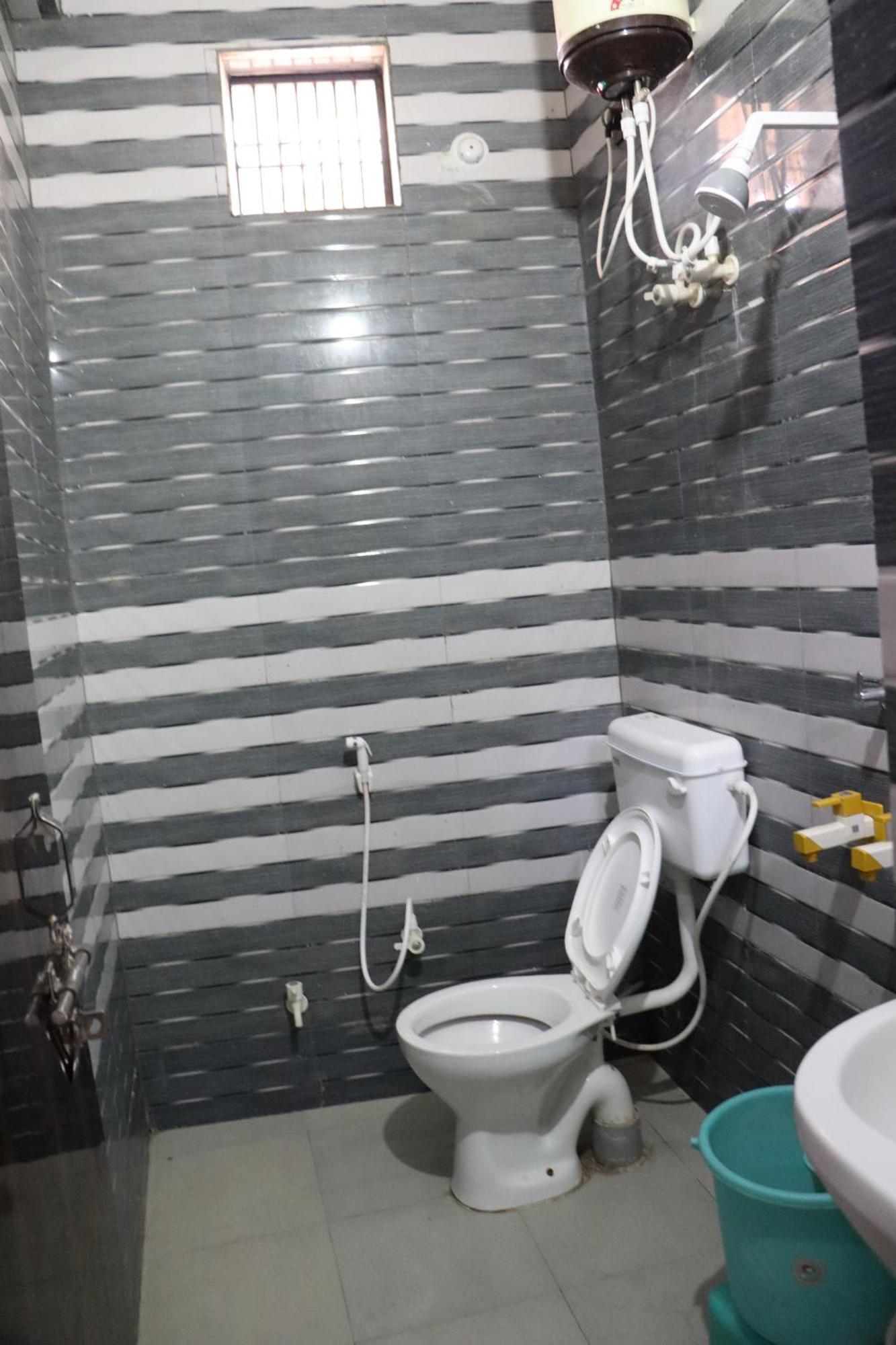 K.D.Dham Near Prem Mandir1 Hotel Vrindāvan Buitenkant foto